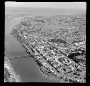 Victoria Avenue Bridge and Cooks Gardens, Wanganui, railyards and wharf with commercial area