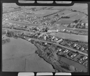 Mataura, Southland District, including Mataura River, paper mill and freezing works