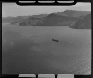 Boat sailing toward Lyttelton Harbour, Christchurch