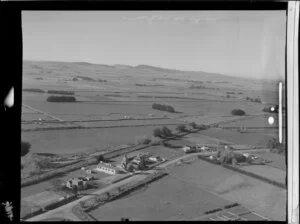 Winton, Southland District, including church and railway line