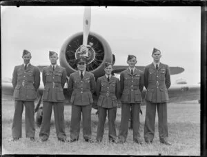 Staff of Central Flying School, Tauranga, of RNZAF