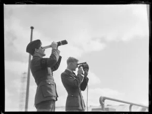 New Zealand General Reconnaisance Squadron, RNZAF, officers with binoculars, Whenuapai