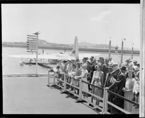 Tasman Empire Airways Ltd, people awaiting arriving passengers at Mechanics Bay, Auckland