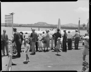 Tasman Empire Airways Ltd, people awaiting arriving passengers at Mechanics Bay, Auckland