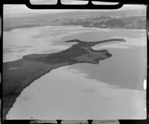 Lake Waikare, [Te Kawhatu?], [Waikato?]