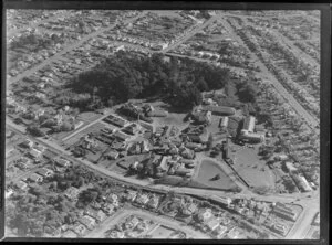 Close-up view over Wanganui Public Hospital, surrounded by residential housing with Tawa Street and Koromiko Road and Heads Road, looking northwest