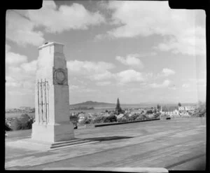 Cenotaph, Auckland War Memorial Museum, including Rangitoto Island in the distance