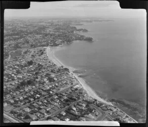 Milford, Auckland, showing beach and houses