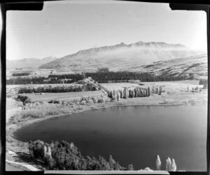 Lake Hayes during Autumn, Queenstown, including hills