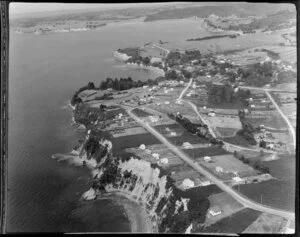 Little Manly, Whangaparaoa Peninsula, showing housing and cliff face