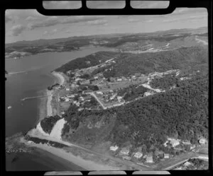 Paihia, showing beach and houses