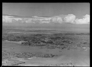 Auckland city from North Shore, looking towards Manukau Harbour