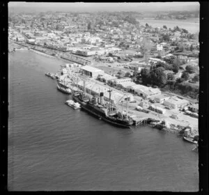 Tauranga, Western Bay of Plenty, showing town, wharf and shipping