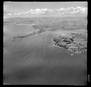 Musick Point (left) and Tamaki Estuary, Auckland