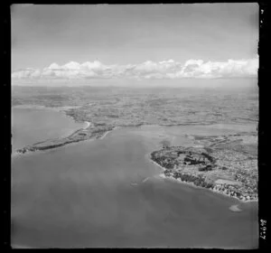 Musick Point, Tamaki Estuary and Glendowie (on right), Auckland