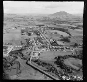 Te Awamutu, Waikato, view over the outskirts of town to farmland and Mt Kakepuku beyond
