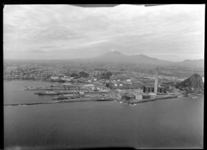 Port of New Plymouth with Paritutu