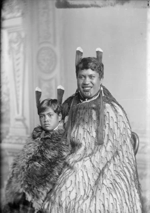 Māori woman and child from Hawkes Bay