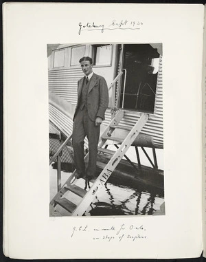 Photograph of Jack Lovelock disembarking from a seaplane on the way to an international athletics meeting in Oslo