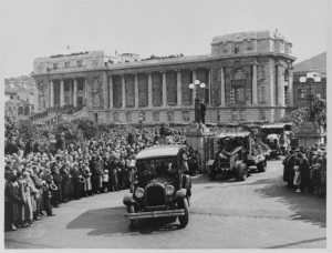 Harry Holland funeral procession leaving parliament grounds
