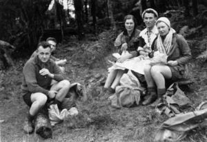 Victoria University College tramping club group