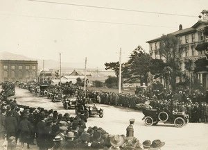 Soldiers leaving for World War I, Bunny Street, Wellington