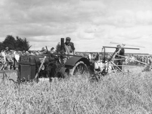 Demonstration of a vintage Hart-Parr Tractor