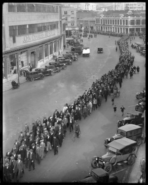 Unemployed march on Wakefield Street, Wellington, to Parliament