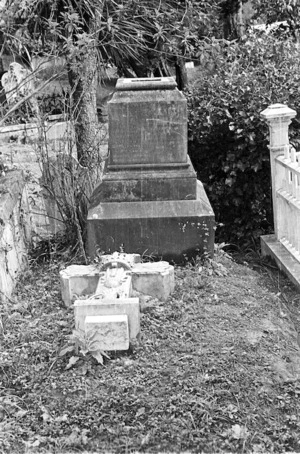 The grave of William James Scott, plot 1828, Bolton Street Cemetery
