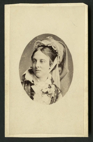 W H Carl Burrows & Company: Portrait of unidentified woman