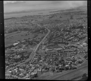 Pakuranga, Auckland, including shopping centre, Saint Kentigern College, and residential houses