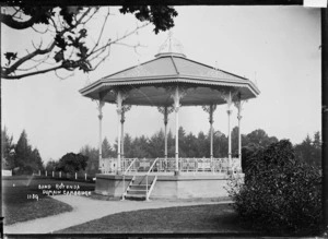 Band rotunda at the Domain, Cambridge, ca 1910s