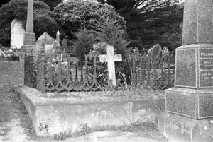 Tiller family grave, plots 4.J to 7.J, Sydney Street Cemetery.