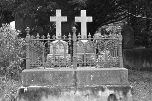 The grave of Parari Piriaira, Frederick George Prentice, Te Awheparai and the Dunning and McLennan family, plots 96.O to 98.O, Sydney Street Ce