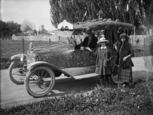 [Motor car decorated for Hastings Carnival]