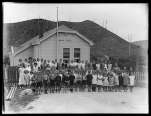 Waiuta School and pupils with maypole in the school yard