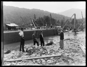 Construction of pontoon for Argo dredge