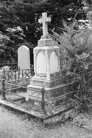 The Hausman family grave, plot 3.S, Sydney Street Cemetery.