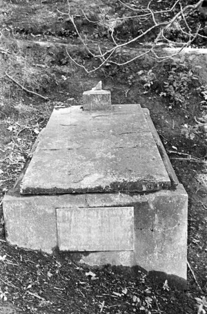 The grave of Nora Frances Walker, Mary Eleanor Smith, William Gamble and the Galwey family, plot 0402, Bolton Street Cemetery.