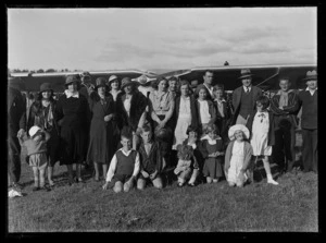 Visit of "Southern Cross" to Prendegast's paddock in Ikamatua on 14 March 1934