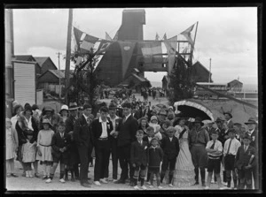 Group of people during Waiuta jubilee on 7 November 1931