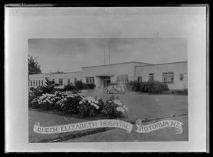 Postcard of "Queen Elizabeth Hospital, Rotorua. NZ,"
