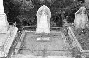 The Dowdeswell family grave, plots 12.M and 13.M, Sydney Street Cemetery.