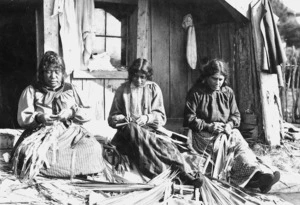 Maori women weaving