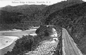 Ballance bridge & railway, Woodville