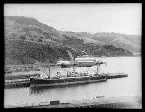 Steam ship Pakeha at Port Chalmers