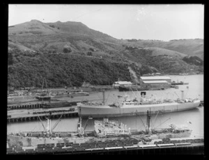 Steam ships Port Phillip and Samnethy at Port Chalmers