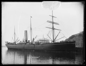 Steam ship Waiwera at Port Chalmers.
