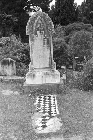 The Wallis family grave, plot 3.M, Sydney Street Cemetery.