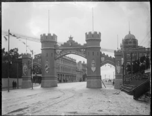 Government Arch erected for visit of the Duke and Duchess of York, Lambton Quay, Wellington